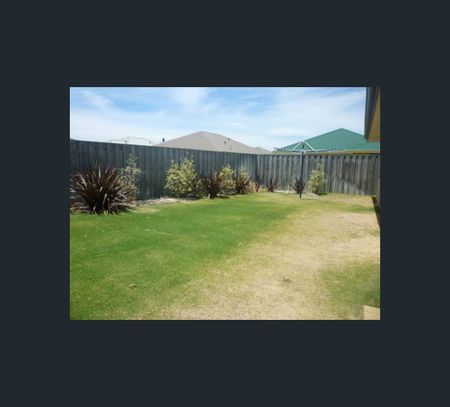 123 Barton Drive, Australind, WA 6233 - Photo 3