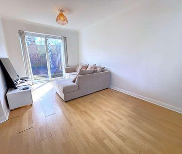 Satanita Close, Beckton, E16 - Photo 1