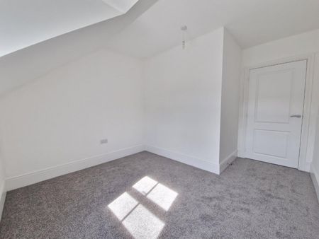 2 bedroom Flat To Let - Photo 5