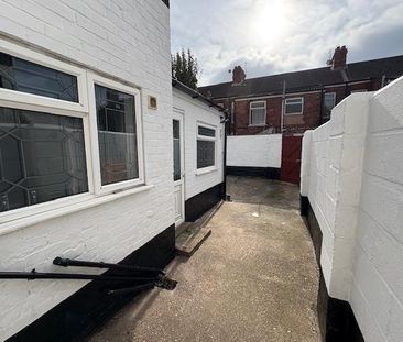 2 bedroom house to rent - Photo 1