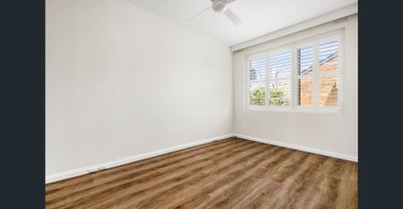 Modern, Private & Perfectly Positioned – 2 Bedroom Apartment in Leafy Armadale - Photo 3