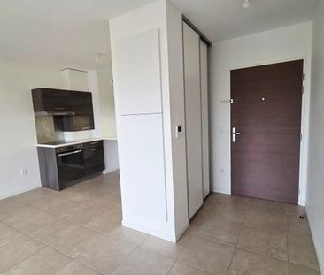 Location Appartement 3 Pièces 63 m² - Photo 2