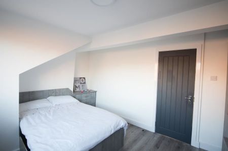 Brudenell Grove, Hyde Park - Photo 2