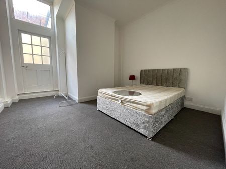 3 Bed Flat, Albert Road South, SO14 - Photo 5