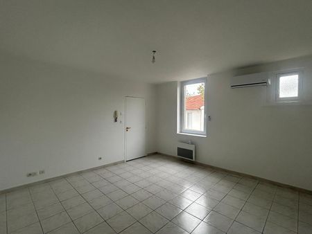 Location Appartement 2 pièces 36m² ARTHES 81160 - Photo 2
