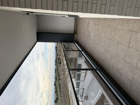 Piso de alquiler en Calle Coronel Aureliano Buendía, 15, Ruta de la Plata - Photo 2