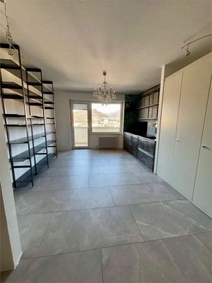 Stylish 2-room top floor with great views - Foto 1