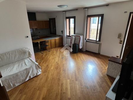 Porzione di bifamiliare in affitto - Photo 2