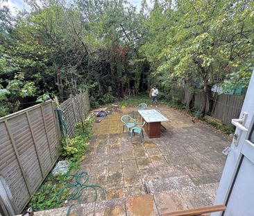 Room in a Shared House, Hendon Way, NW4 - Photo 1