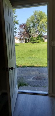 For Lease - 14 Elm Grove Avenue, Richmond Hill, Ontario - Photo 1