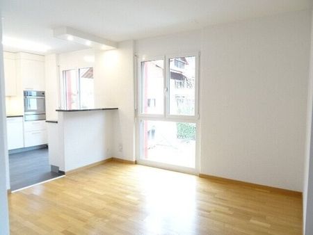 Moderne 4.5-ZW im 1. OG (ohne Lift) à 99 m² - Photo 4