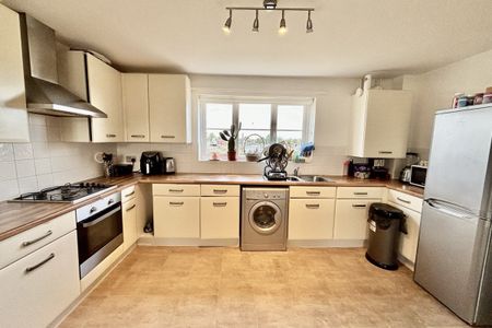 21 Rathbone Crescent - Photo 2
