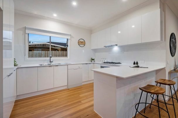 Modern Living in Mill Park - Photo 1
