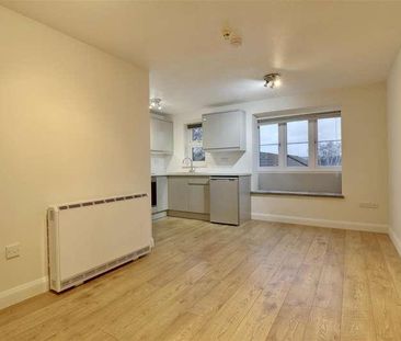 Honeywood Close, Portsmouth, PO3 - Photo 6