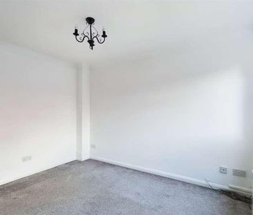 Corfe Place, Maidenhead, Berkshire, SL6 - Photo 2