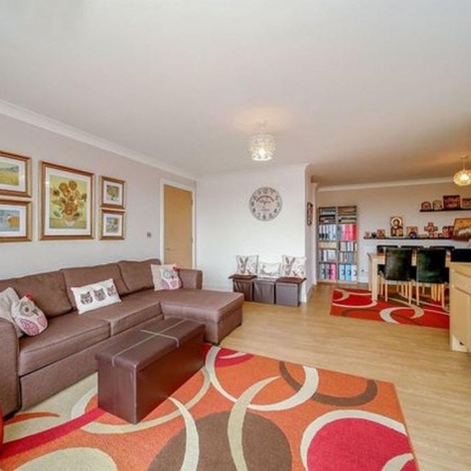 2 bedroom flat to rent - Photo 1