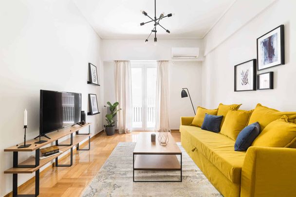 Central & Comfy 1BD Apartment in Plaka - Photo 1