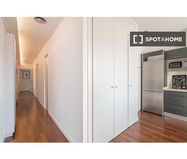 3 room luxury Flat for rent in Barcelona, Catalonia - Photo 2