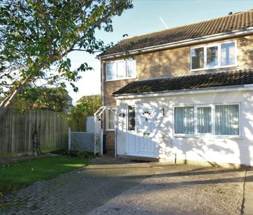 Semi-detached house to rent on - Photo 3