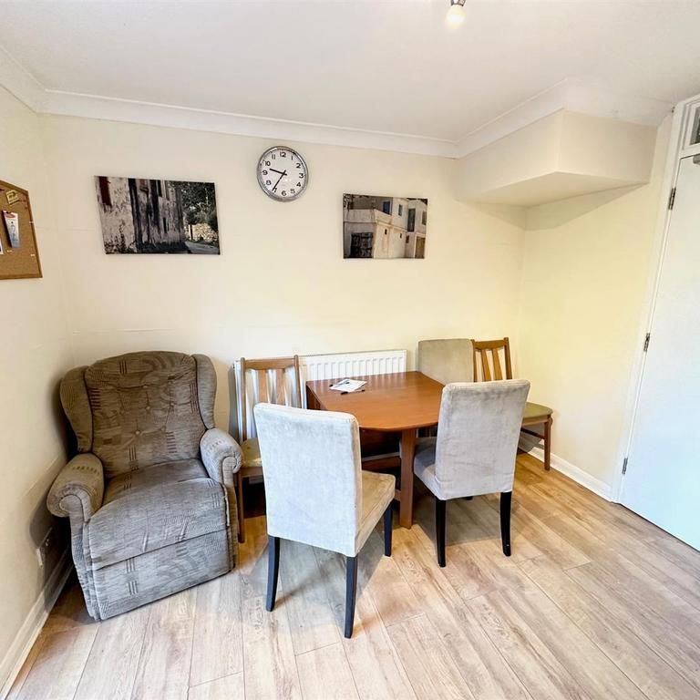 5 bedroom terraced house to rent - Photo 1