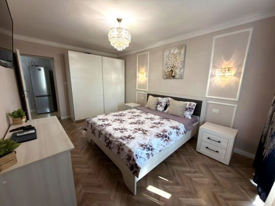 Garsonier de închiriat, 40 mp, parcare, zona Centru - Photo 1
