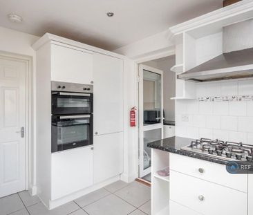 1 bedroom in a house share to rent - Photo 6