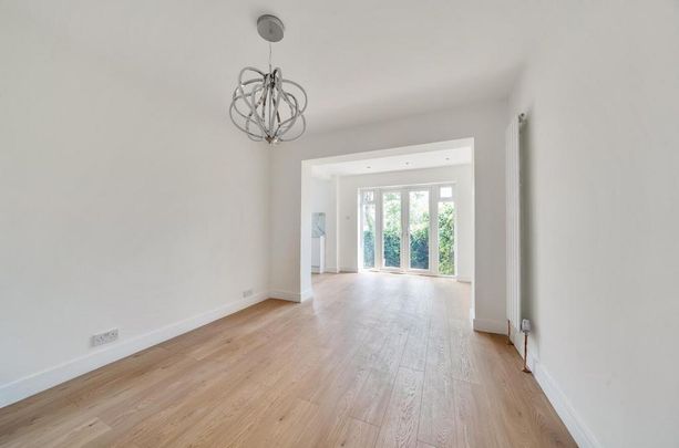 3 bedroom semi-detached bungalow to rent - Photo 1