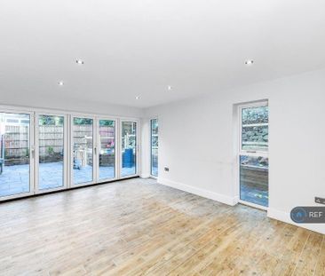 6 bedroom detached house to rent - Photo 1