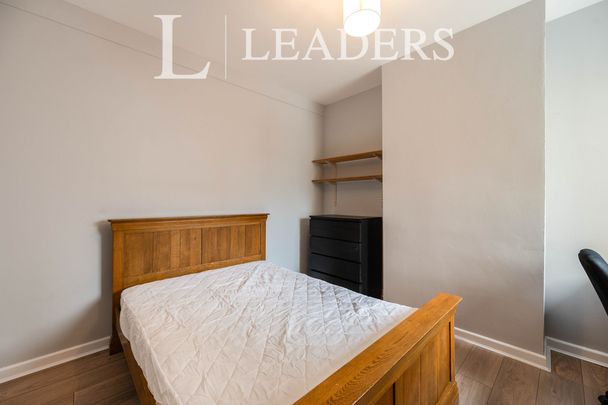 4 bedroom house to rent Baileys Road, PO5 - Photo 1