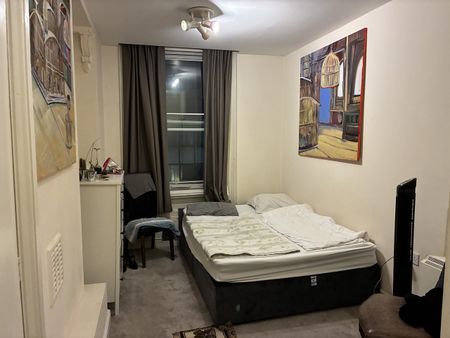 Room in a Shared Flat, Stafford Street, W1S - Photo 4