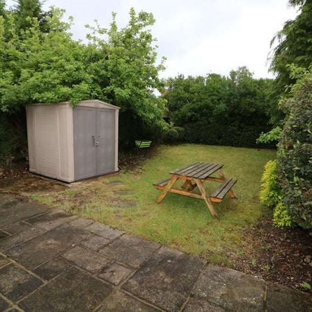 OX Living is proud to present this high-quality 6-bedroom co-living property, perfect for working professionals looking for stylish, stress-free living. Room 2 - Photo 4