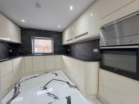 5 bedroom terraced house to rent - Photo 5