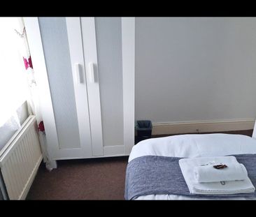 Room in a Shared House, St. Erkenwald Road, IG11 - Photo 2