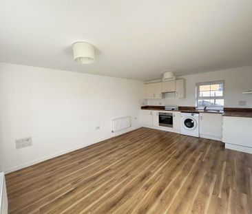 2 bedroom maisonette to rent - Photo 2