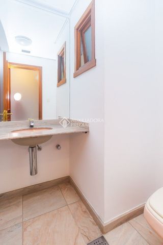 Casa em Condomínio com 4 quartos e 603m² para alugar em Três Figueiras, Porto Alegre. - Photo 5