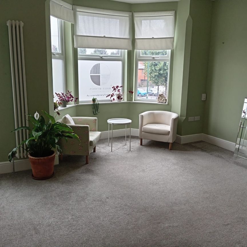 2 Bed Flat, Alfreton Road, NG7 - Photo 1