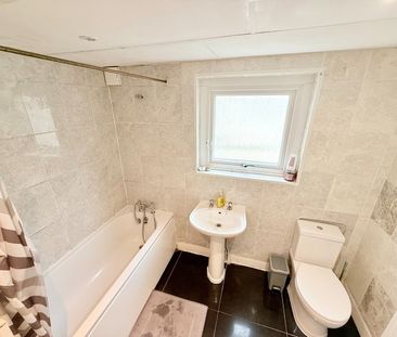 Room in a Shared House, Samuel Street, SE18 - Photo 5
