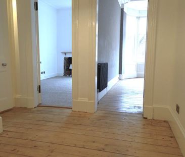 To Let 2 Bed Flat - Photo 2