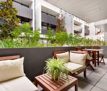 Idyllic Modern Living with Brunswick East at your feet - Photo 2