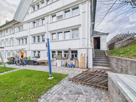 Generous 7.5-room duplex house with garden in Niederteufen - Photo 3