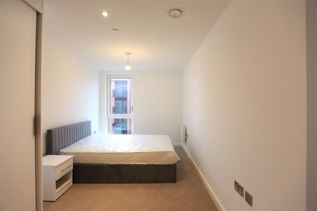 The Railings, Middlewood Locks - Photo 2