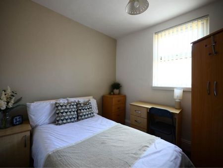 4 bedroom house share to rent - Photo 2