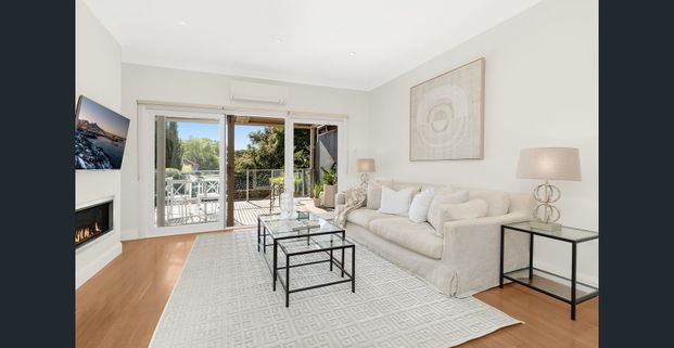 Charming Family Home with 3 bedroom & study - Photo 1