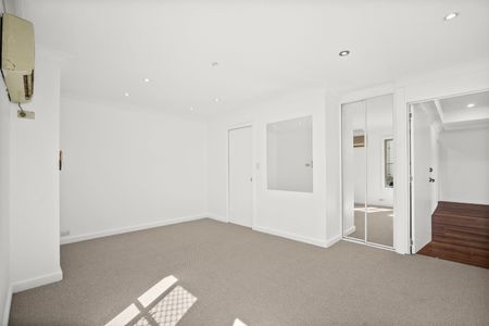 Relaxed Living on the Georges River - Photo 5