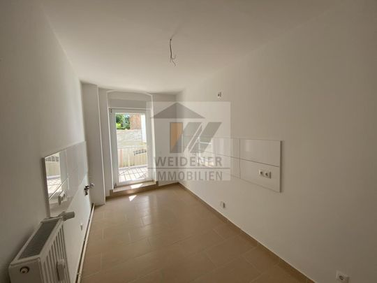 Sanierte 4 Raum Wohnung mit Balkon und Bad mit Wanne in Gera-Pforten! - Foto 1