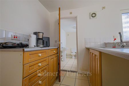 Studio to rent - Photo 4