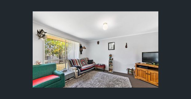 Fresh, Comfortable Living in a Quiet Street - Photo 1