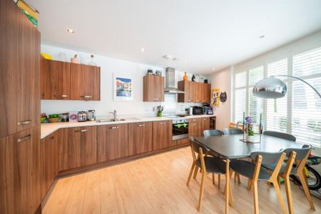 2 bedroom flat to rent - Photo 4