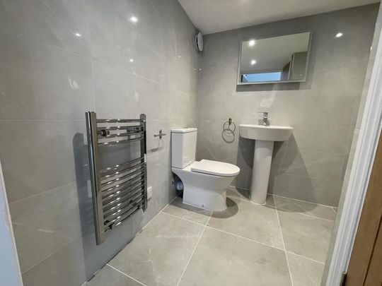 1 bedroom barn conversion to rent - Photo 1