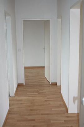 3 Zimmer, mit modernisiertem Badezimmer - Photo 1